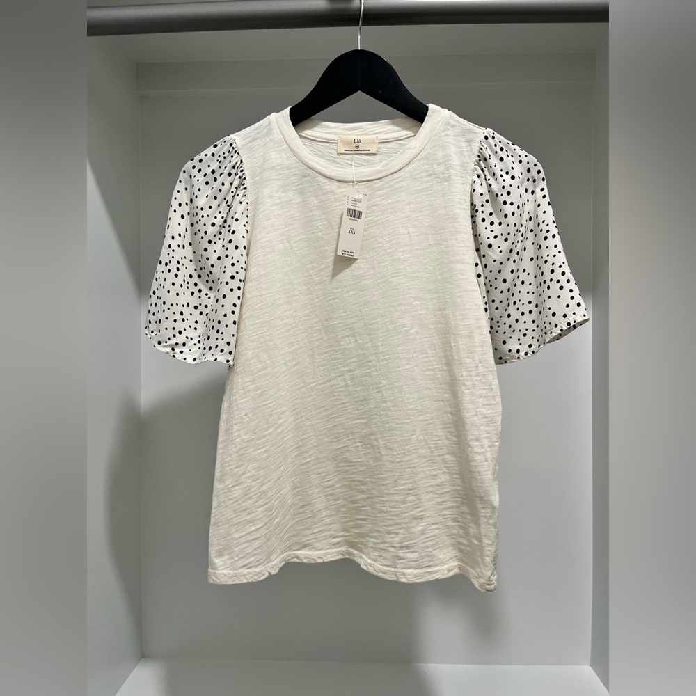 Anthropologie t la Flutter Tee black and white new with tag xxs